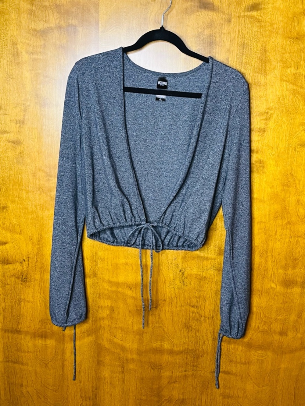 Victoria Sport Gray Cropped Tie Front Long Sleeve Top Size Medium